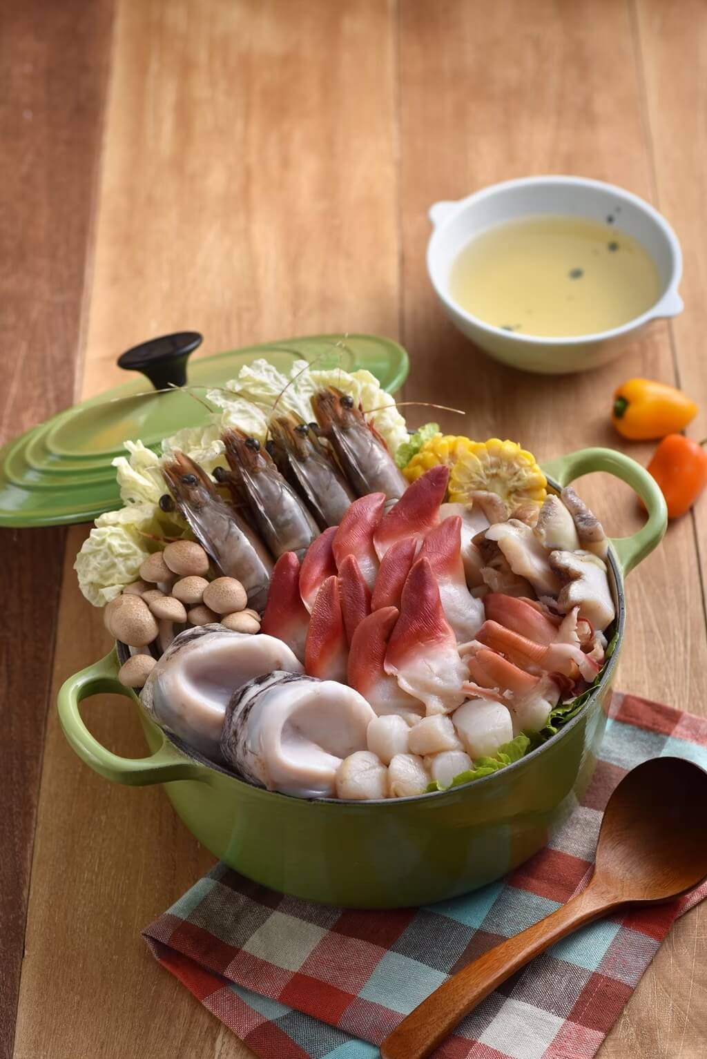 北寄貝の伝統的な料理歴史とその美味しさを解説。台湾の高級和食店に安定して優良な北寄貝を供給する日芳牌（LIAN RUEY）の品質と信頼について紹介します